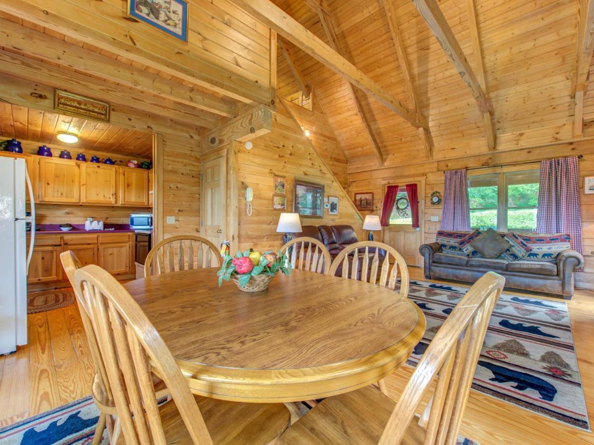 Bear Tracks, 2 Bedrooms, Hot Tub, Fireplace, Wifi, Jetted Tub, Sleeps 6 Gatlinburg Exterior foto